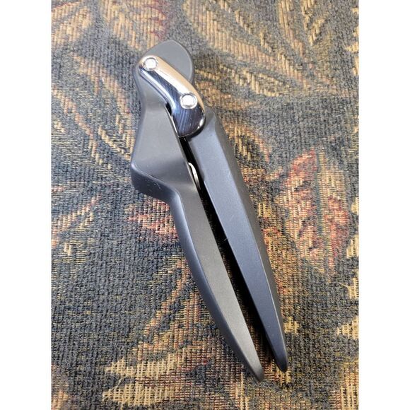 Chef'n Black and Silver Garlic Press - Picture 1 of 8